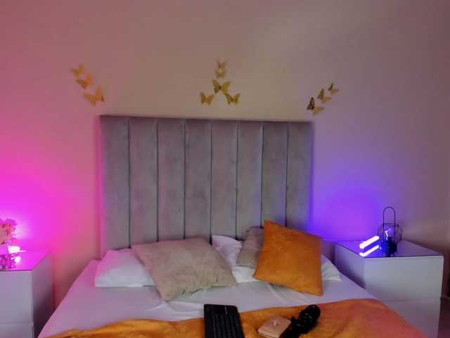 Wanda-Olsenn's BongaCams show and profile