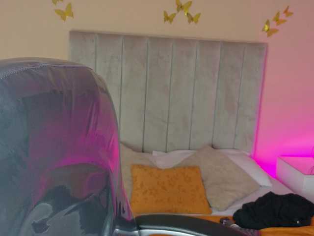 Wanda-Olsenn live cam on BongaCams