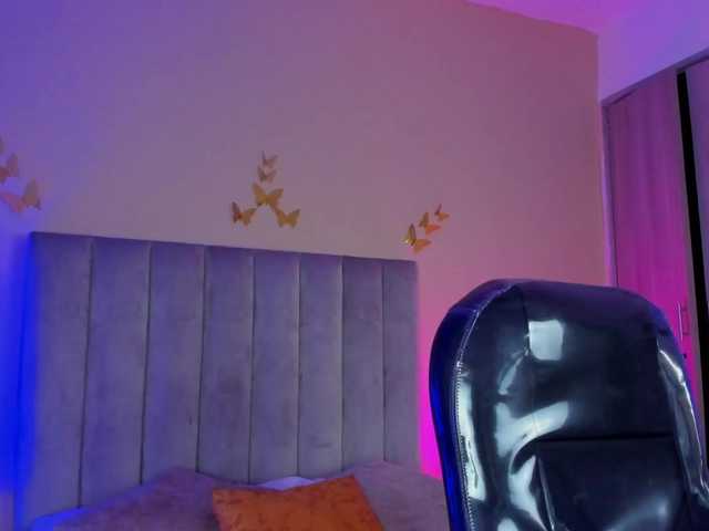 Wanda-Olsenn's BongaCams show and profile