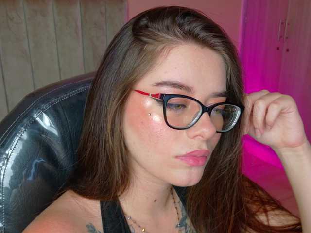 Wanda-Olsenn live cam on BongaCams