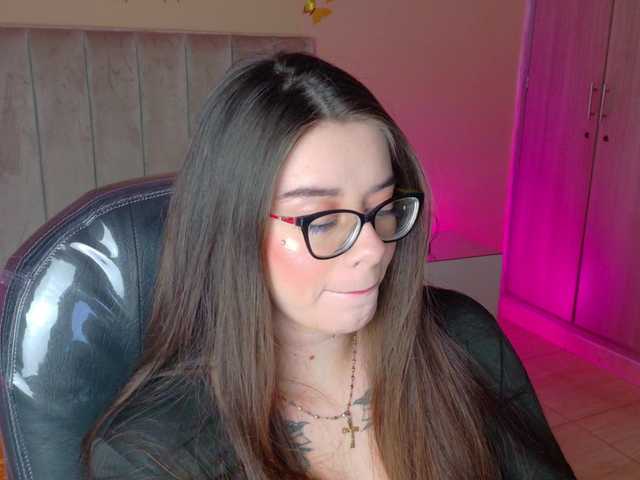 Wanda-Olsenn live cam on BongaCams