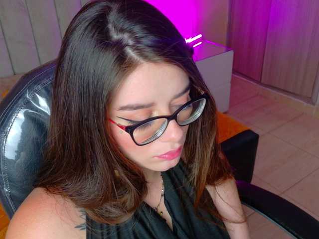 Wanda-Olsenn live cam on BongaCams