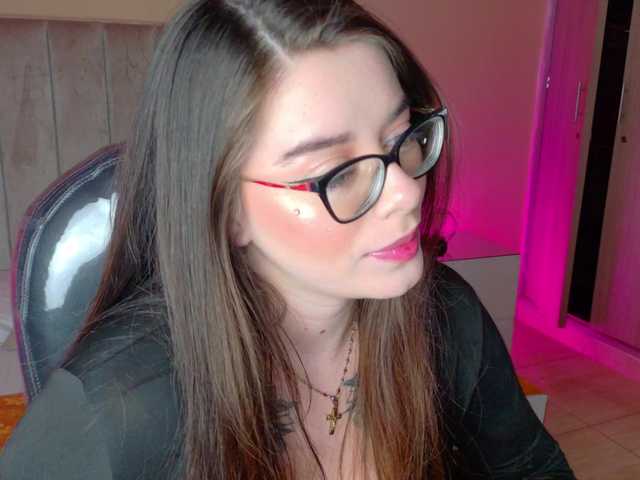 Wanda-Olsenn live cam on BongaCams