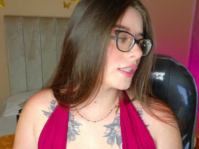 Wanda-Olsenn live cam on BongaCams