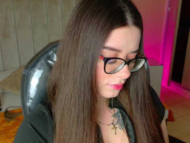 Wanda-Olsenn live cam on BongaCams