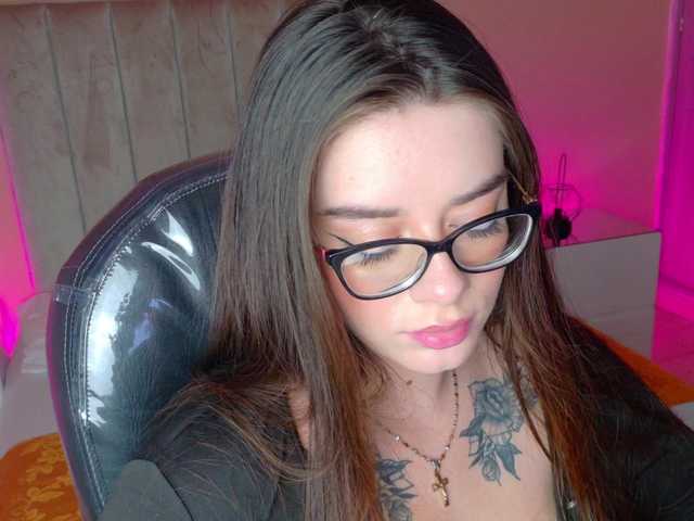 Wanda-Olsenn live cam on BongaCams