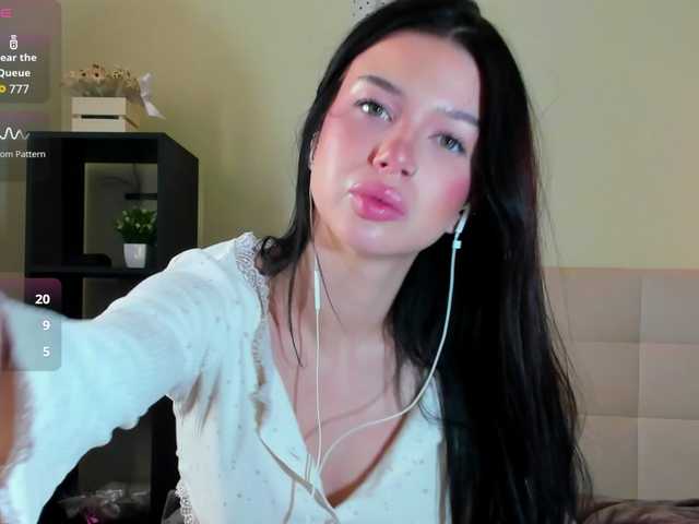 Tune-Godness live cam on BongaCams