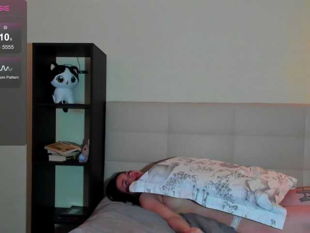 Tune-Godness live cam on BongaCams