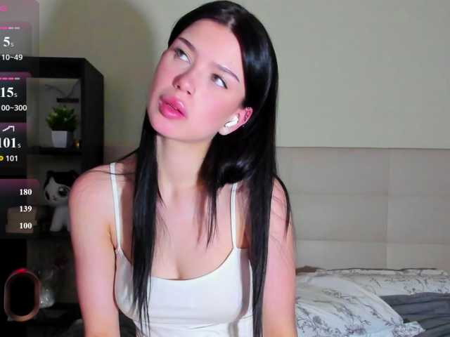 Tune-Godness live cam on BongaCams