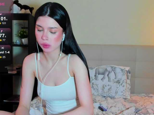 Tune-Godness live cam on BongaCams