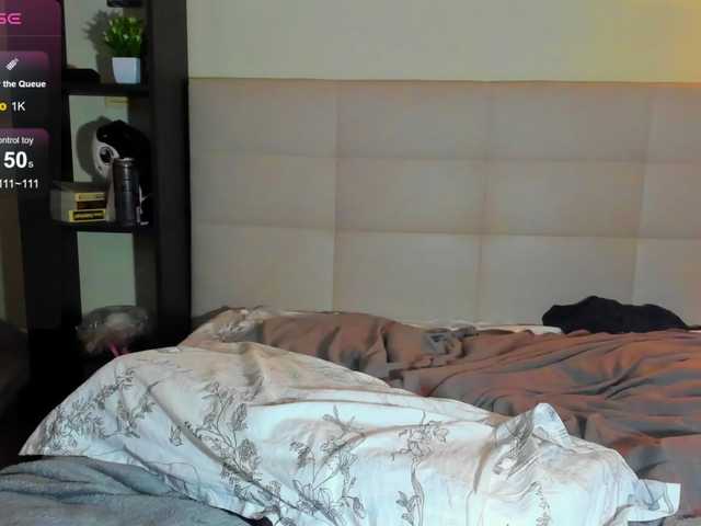 Tune-Godness live cam on BongaCams