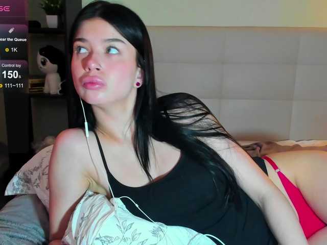 Tune-Godness live cam on BongaCams