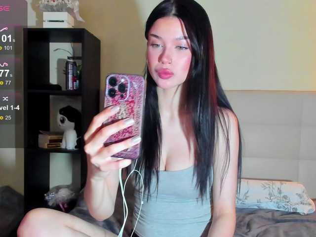 Tune-Godness live cam on BongaCams