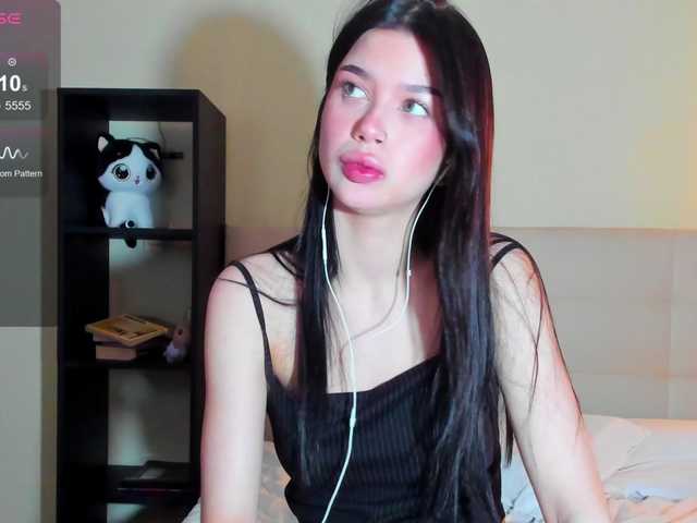 Tune-Godness live cam on BongaCams