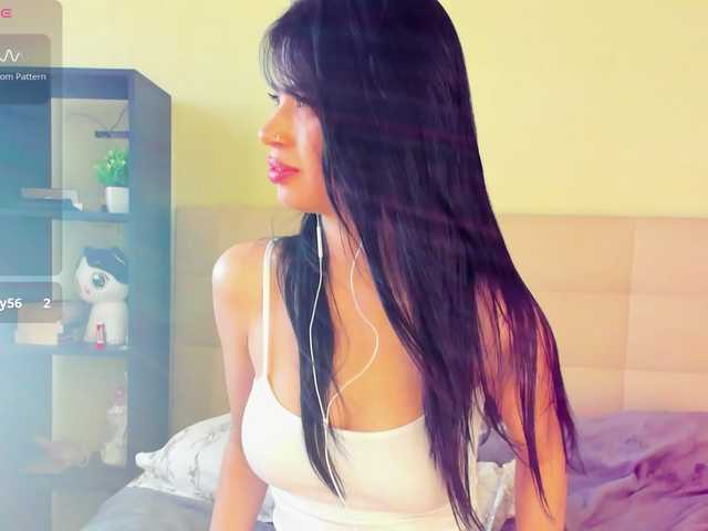 Tune-Godness live cam on BongaCams