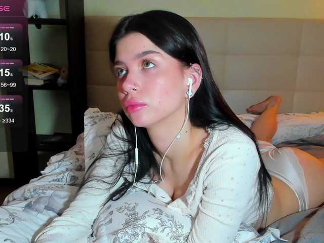 Tune-Godness live cam on BongaCams