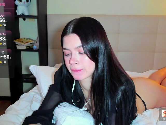 Tune-Godness live cam on BongaCams