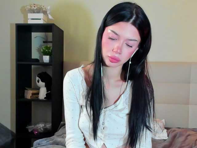 Tune-Godness live cam on BongaCams