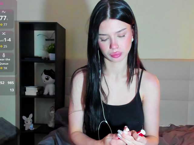 Tune-Godness live cam on BongaCams