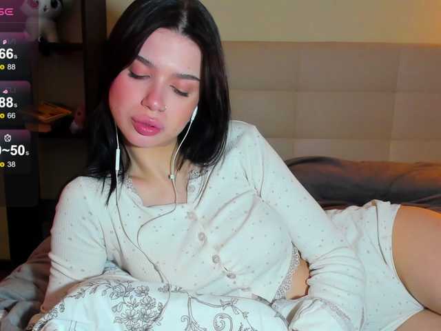 Tune-Godness live cam on BongaCams
