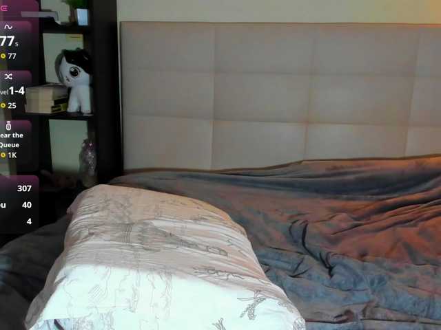 Tune-Godness live cam on BongaCams