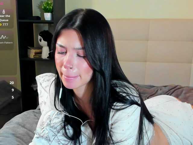 Tune-Godness live cam on BongaCams