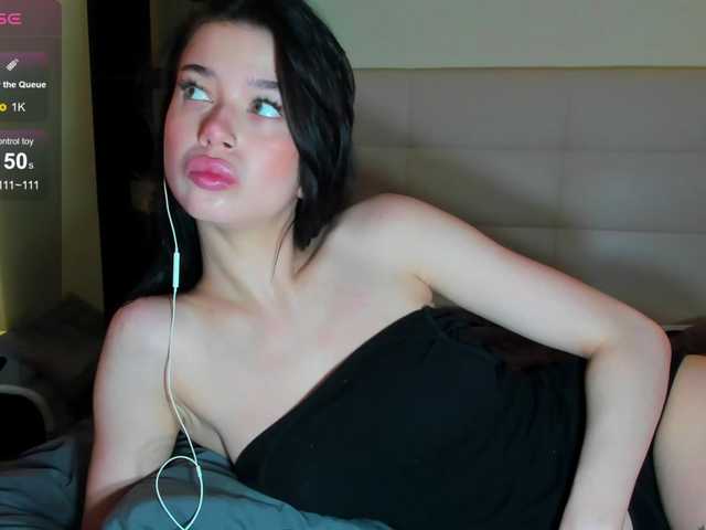 Tune-Godness live cam on BongaCams