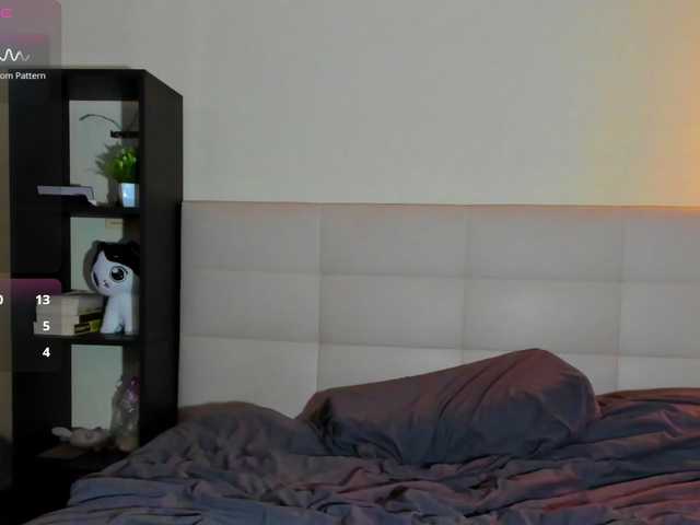 Tune-Godness live cam on BongaCams