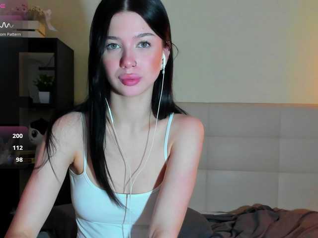 Tune-Godness live cam on BongaCams