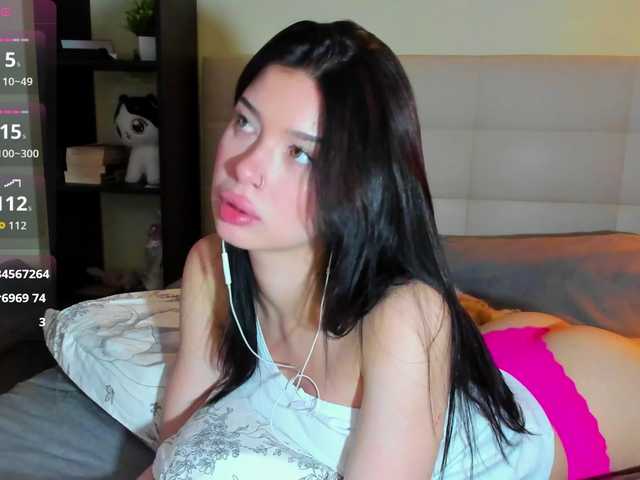 Tune-Godness live cam on BongaCams