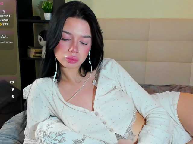 Tune-Godness live cam on BongaCams