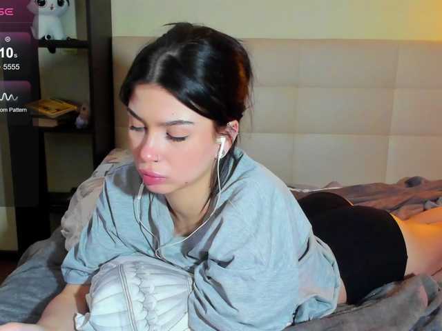 Tune-Godness live cam on BongaCams