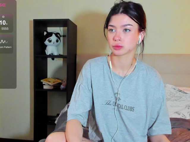Tune-Godness live cam on BongaCams