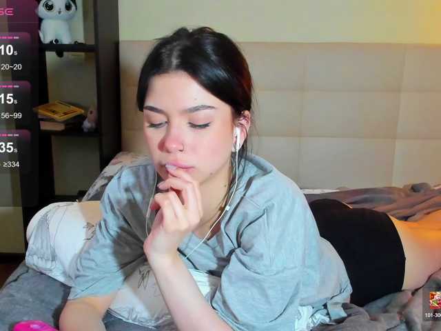 Tune-Godness live cam on BongaCams