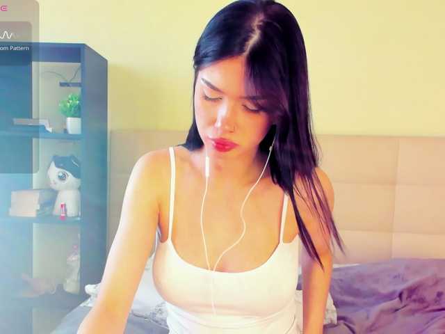 Tune-Godness live cam on BongaCams