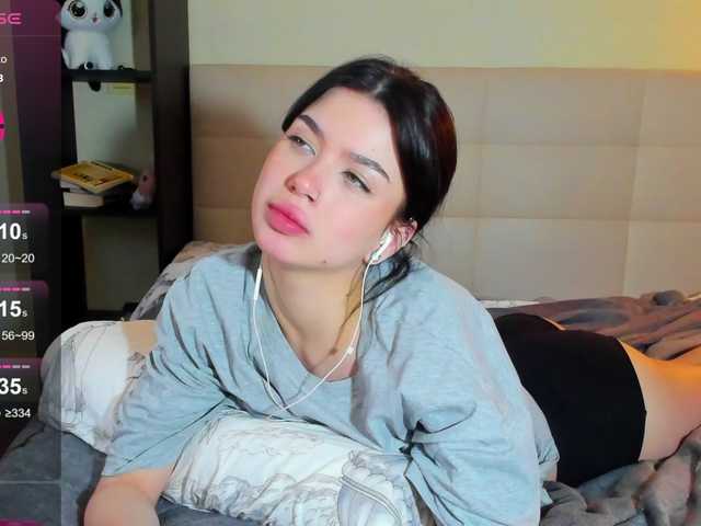 Tune-Godness live cam on BongaCams