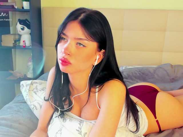 Tune-Godness live cam on BongaCams