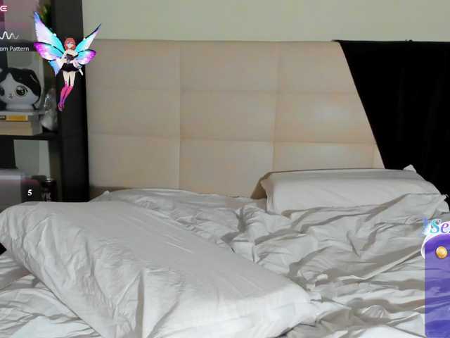 Tune-Godness live cam on BongaCams