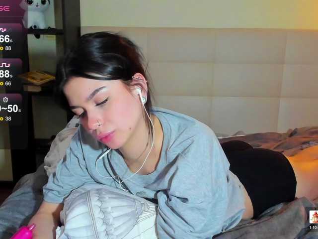 Tune-Godness live cam on BongaCams