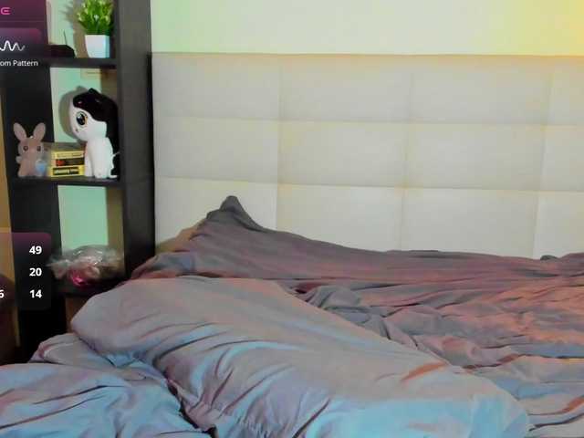 le modèle SilasCoraline est en webcam porno dans un show sur le site bongacams, il possède les tags suivants: White/Caucasian,Brunette,Shaved