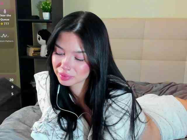 SilasCoraline webcam