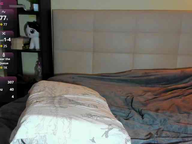 SilasCoraline webcam