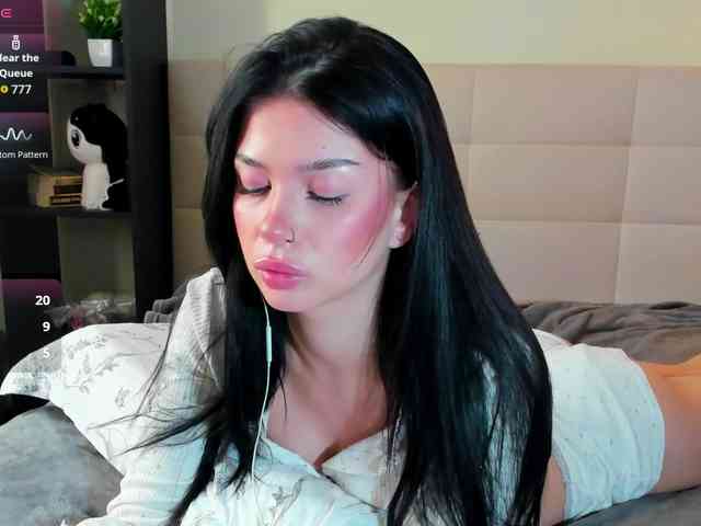 SilasCoraline webcam