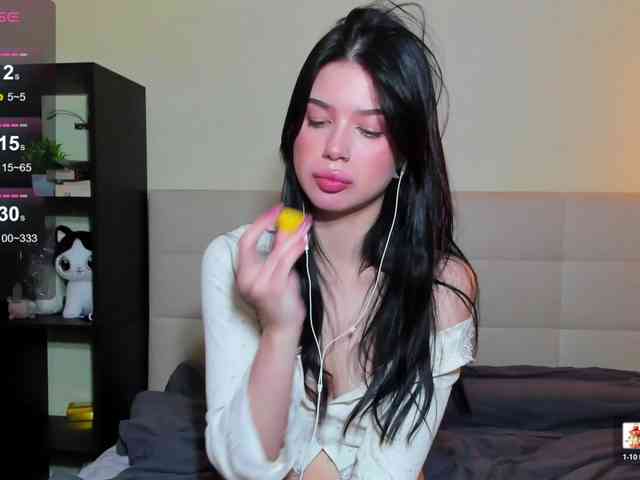 SilasCoraline webcam