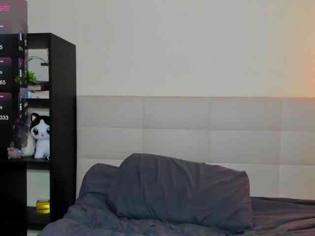 SilasCoraline webcam