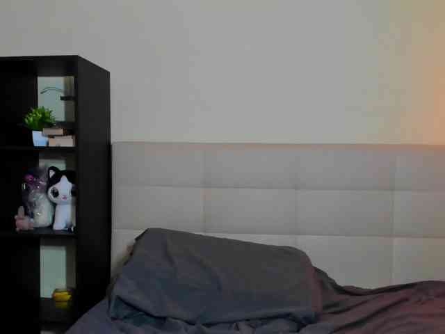 SilasCoraline webcam