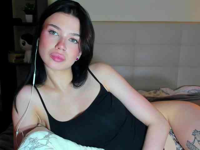 SilasCoraline webcam