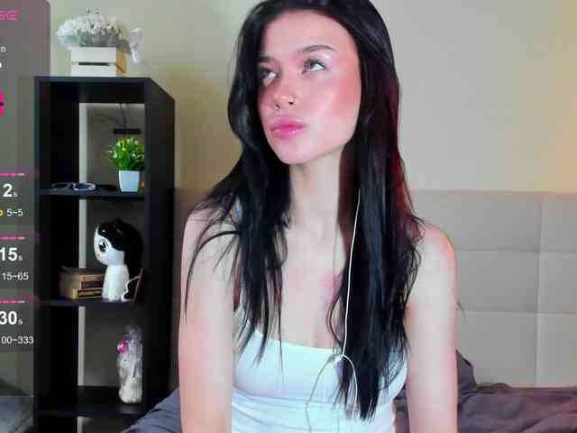 SilasCoraline webcam