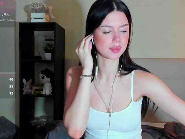 SilasCoraline webcam