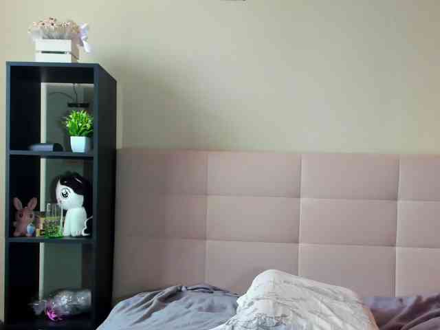 SilasCoraline webcam